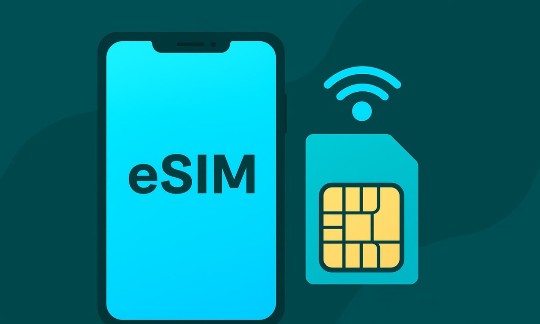 Sự phát triển của eSIM du lịch đang đặt thêm một thách thức lên các nhà mạng truyền thống. Ảnh minh họa