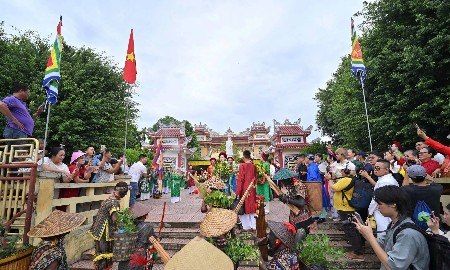 Lễ hội Điện Huệ Nam: Rộn ràng giữa mùa Thu Festival Huế 2026