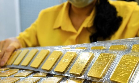 Giá vàng trong nước ngược chiều vàng thế giới