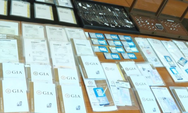 Công bố kết quả giám định kim cương trong vụ án buôn lậu xuyên quốc gia