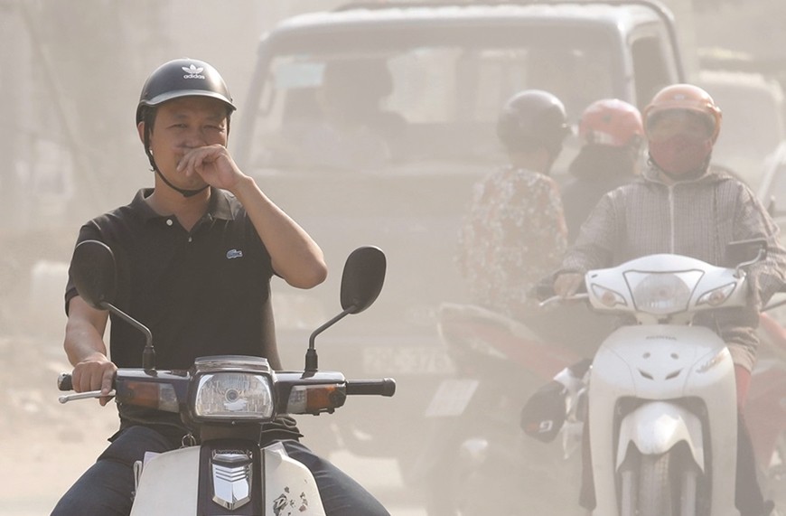 Thành phố xác định ô nhiễm không khí là một trong những “điểm nghẽn” về môi trường cần tập trung xử lý. Ảnh: Thanh Nhàn