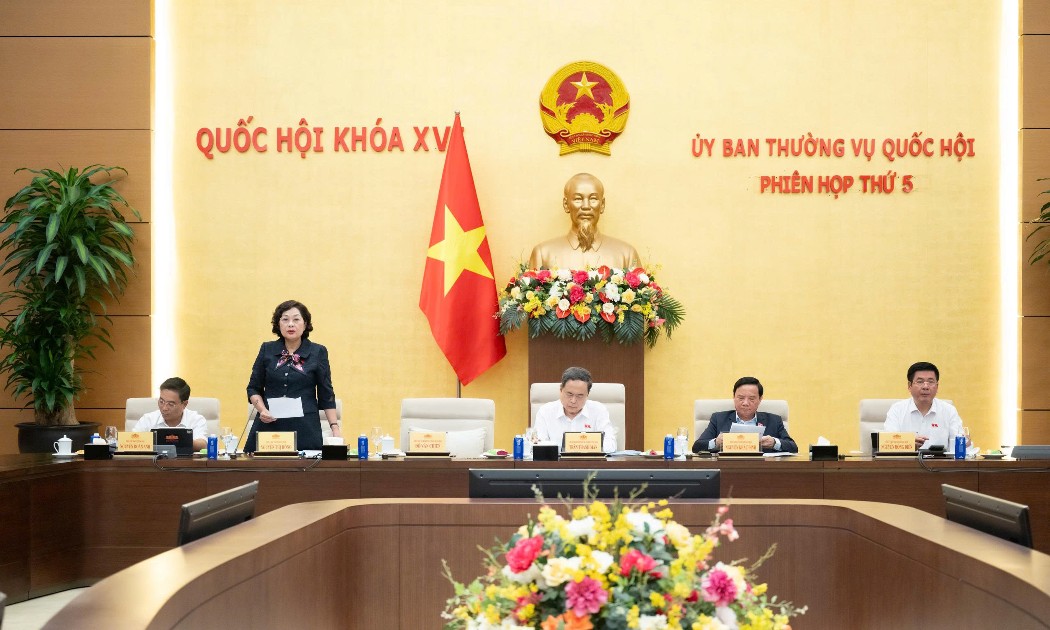 Ủy ban Thường vụ Quốc hội đồng ý trình Quốc hội thông qua nghị quyết giảm 30% thuế cho cá nhân, doanh nghiệp doanh thu dưới 10 tỉ đồng. Ảnh: Quochoi.vn