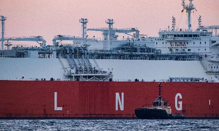 LNG chuyển hướng sang châu Á, châu Âu chạy đua tích trữ khí đốt