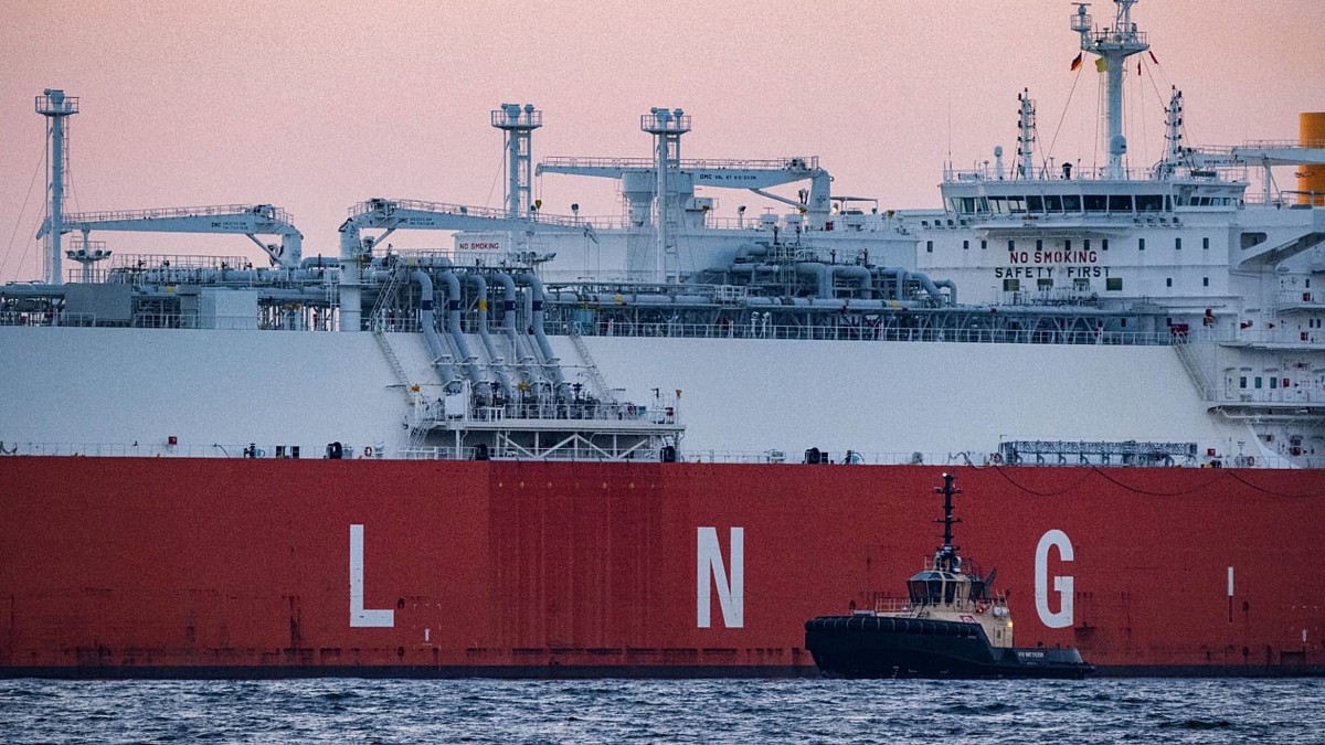 Một tàu chở khí tự nhiên hóa lỏng (LNG) cập cảng tại Đức. Ảnh: dpa
