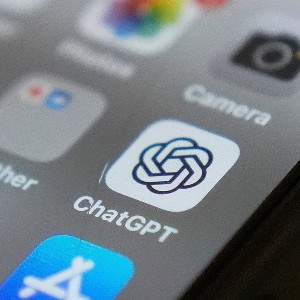 OpenAI sẽ mở rộng ChatGPT Ads tới 31 quốc gia châu Âu từ ngày 24/8, nâng tổng số thị trường được triển khai chương trình quảng cáo lên 40. Ảnh: AP