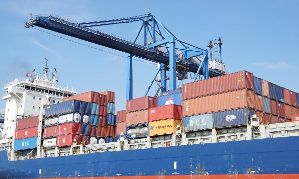 Nửa đầu tháng 8/2026, xuất khẩu tăng tốc, nhập siêu còn 1,5 tỷ USD