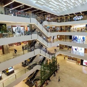 Mô hình outlet được xác định là “động lực” tăng trưởng mới của ngành bán lẻ. Ảnh: Visaho.