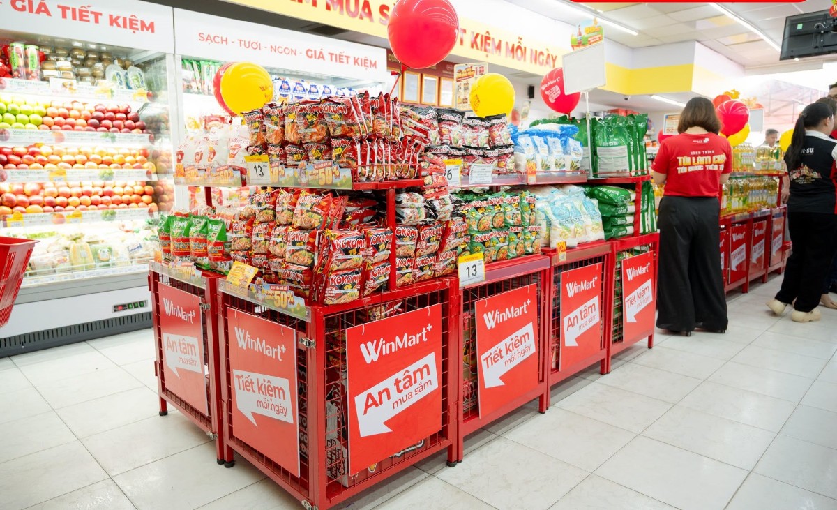 Các chương trình khuyến mại tập trung với các sản phẩm hàng Việt Nam, sản phẩm OCOP, đặc sản vùng miền... Ảnh: Chuỗ cửa hàng WinMart+