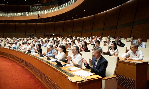 Quốc hội thông qua Luật Người lao động Việt Nam đi làm việc ở nước ngoài theo hợp đồng (sửa đổi)