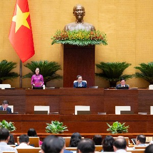 Phó Chủ tịch Quốc hội Nguyễn Thị Thanh điều hành nội dung biểu quyết. Ảnh: Cổng thông tin điện tử Quốc hội.