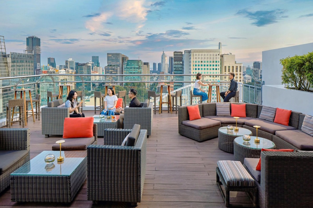 ESG đang được TP.HCM áp dụng cụ thể hơn trong hoạt động du lịch, lưu trú. Ảnh: Novotel Saigon Centre