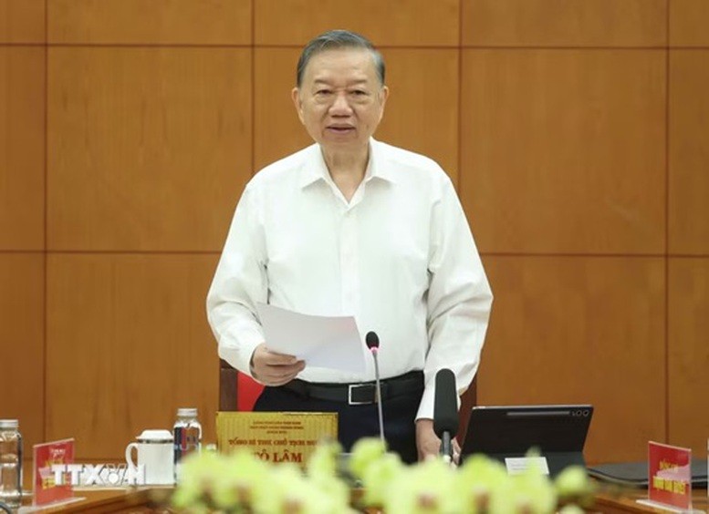 Tổng Bí thư, Chủ tịch nước Tô Lâm chủ trì buổi làm việc với các cơ quan liên quan về đánh giá kết quả 1 năm triển khai thực hiện Nghị quyết 71-NQ/TW của Bộ Chính trị. Ảnh: TTXVN.