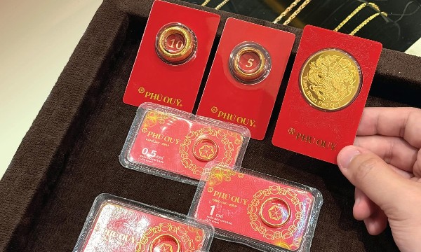 Giá mua, bán vàng nhẫn “4 số 9” tăng mạnh hơn vàng miếng SJC