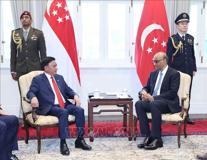 Thường trực Ban Bí thư Trần Cẩm Tú hội kiến Tổng thống Singapore Tharman Shanmugaratnam. Ảnh: Phương Hoa - TTXVN