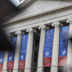 Mặt trước tòa nhà trụ sở Bộ Tài chính Mỹ ở Washington DC - Ảnh: Getty/CNN.