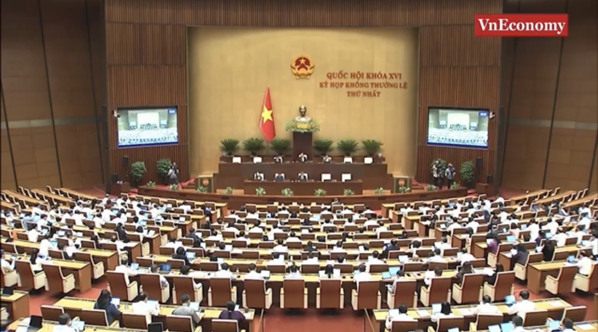 Đại biểu Quốc hội đề nghị cân nhắc cơ chế ủy quyền, giao thẩm quyền của Thủ trưởng cơ quan điều tra cho Trưởng, Phó trưởng Công an cấp xã. Ảnh: Quốc hội