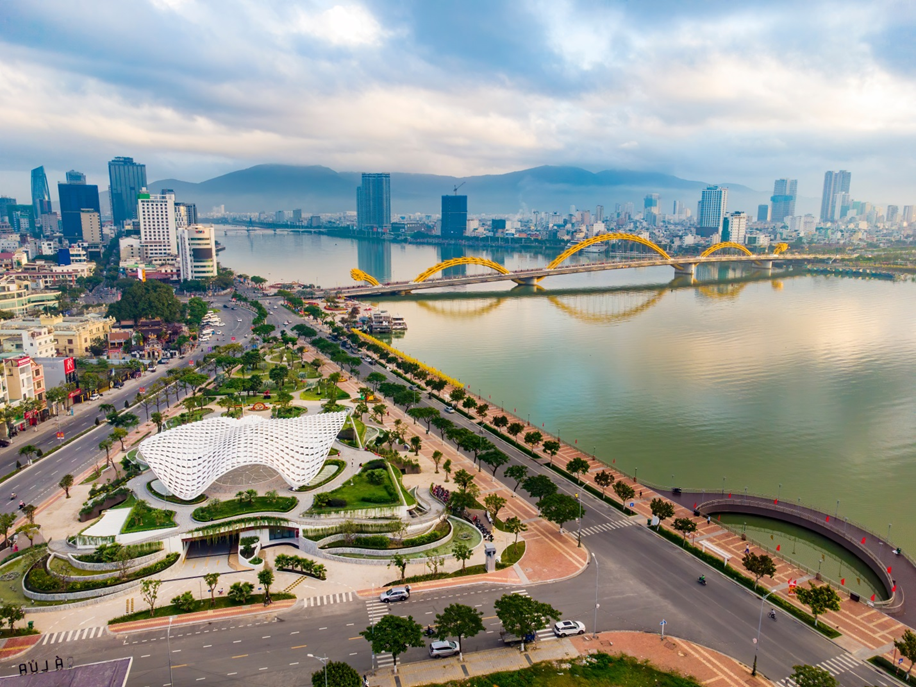 Đà Nẵng được định vị trở thành cực tăng trưởng quan trọng của cả nước về logistics, tài chính, kinh tế biển, công nghiệp công nghệ cao, du lịch, đổi mới sáng tạo mang tầm khu vực và quốc tế. Nguồn: M Riverside Danang.