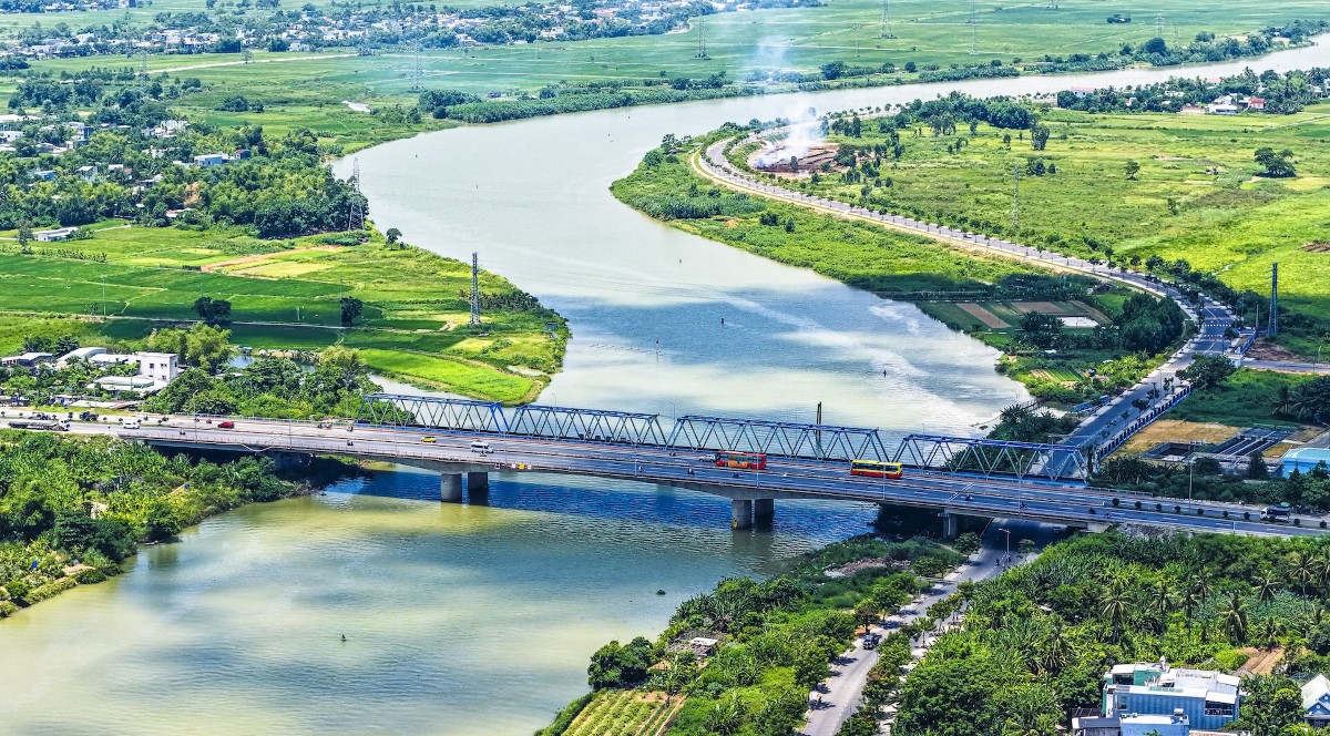 Khu vực phía Nam trung tâm sở hữu khả năng kết nối giao thông vô cùng thuận tiện, chỉ cách vùng lõi một nhịp cầu. Ảnh: Ánh Dương.