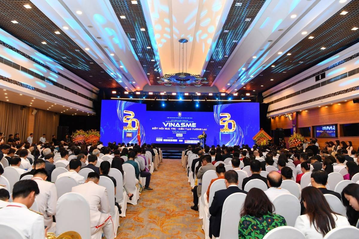 Lễ kỷ niệm 20 năm thành lập và đón nhận Huân chương Lao động hạng Nhất của VINASME - Ảnh: DNHN.