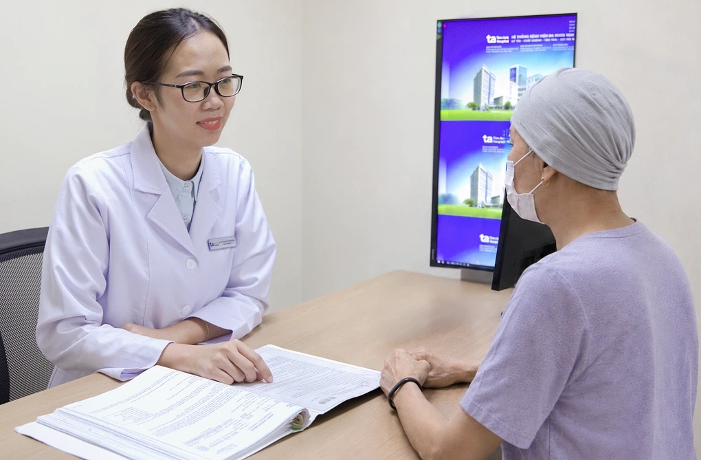 Nhờ cơ chế đặc biệt của thuốc, sau 4 chu kỳ, đánh giá cận lâm sàng cho thấy bệnh nhân đáp ứng thuốc tốt. Ảnh: Bệnh viện Đa khoa Tâm Anh