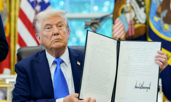 Chính quyền Tổng thống Trump muốn áp mức phí mới đối với thị thực H-1B