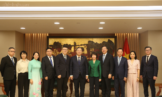 Permanent Deputy Prime Minister Pham Gia Tuc receives the Texhong Group delegation. (Photo: chinhphu.vn)