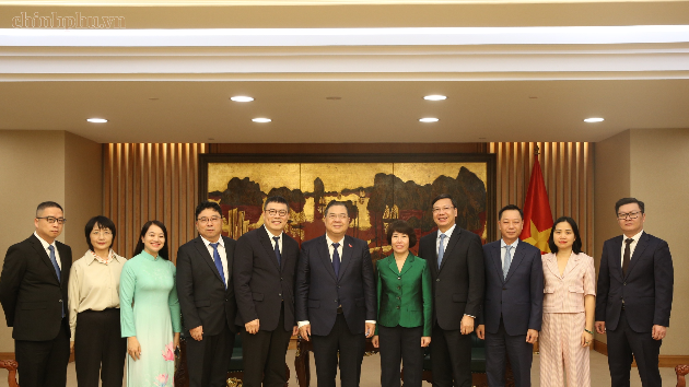 Permanent Deputy PM hosts heads of two leading Chinese groups