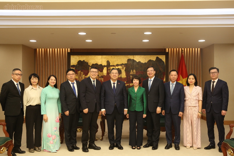 Permanent Deputy PM hosts heads of two leading Chinese groups
