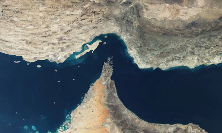 Ảnh chụp từ vệ tinh eo biển Hormuz - Ảnh: Getty/CNBC.
