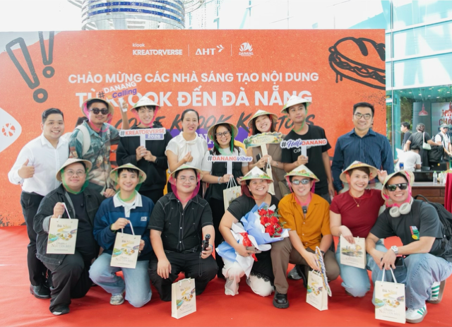 Lãnh đạo Sở VHTT&DL Đà Nẵng đón đoàn tại sân bay quốc tế Đà Nẵng. Ảnh: Sở VHTT&DL Đà Nẵng