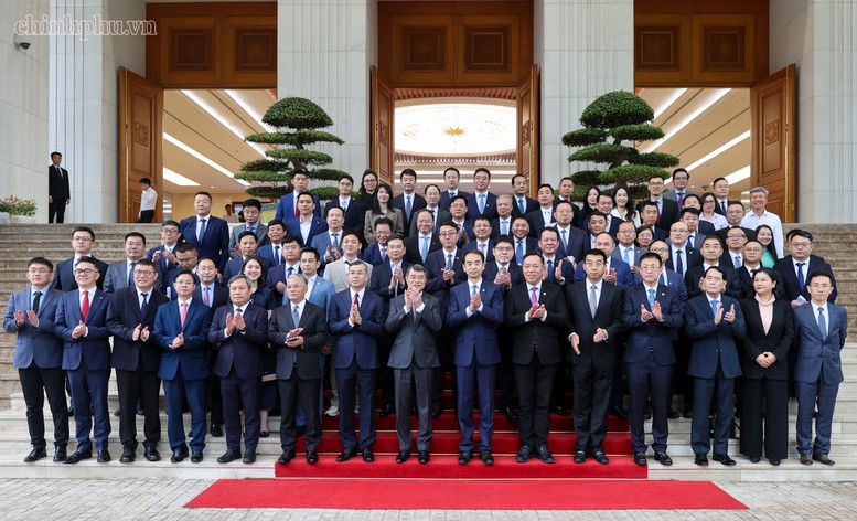 PM calls on Chinese investors to continue viewing Vietnam as long-term destination