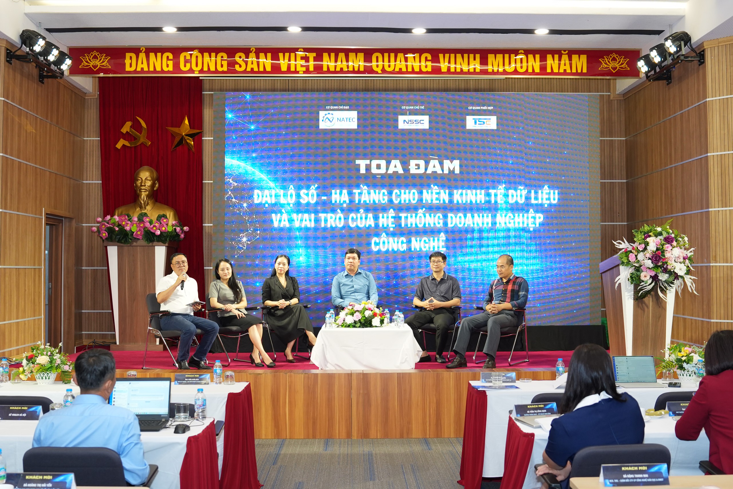 Theo các chuyên gia, cần xây dựng nền tảng dữ liệu dùng chung, thống nhất tiêu chí, phân rõ trách nhiệm và bảo đảm lợi ích của các bên tham gia. Ảnh: B.B