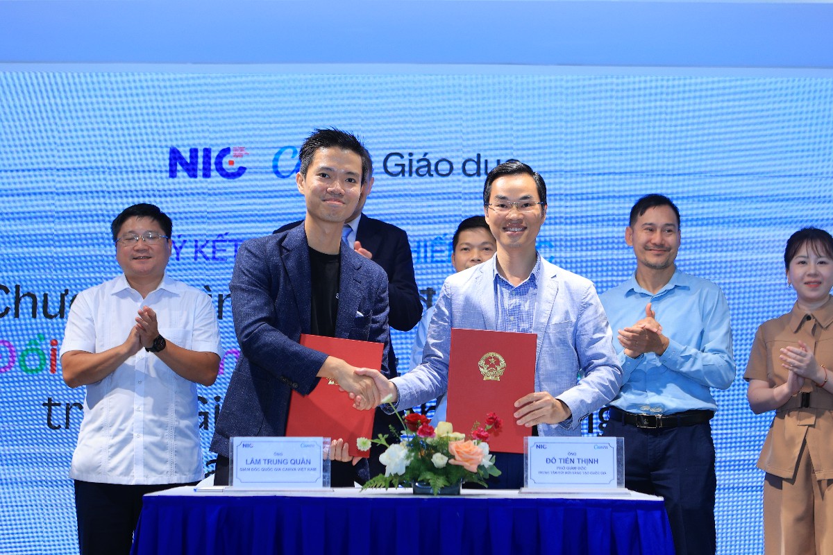 Trung tâm Đổi mới sáng tạo Quốc gia (NIC) và Công ty công nghệ Canva ký kết Bản ghi nhớ hợp tác. Ảnh: NIC.