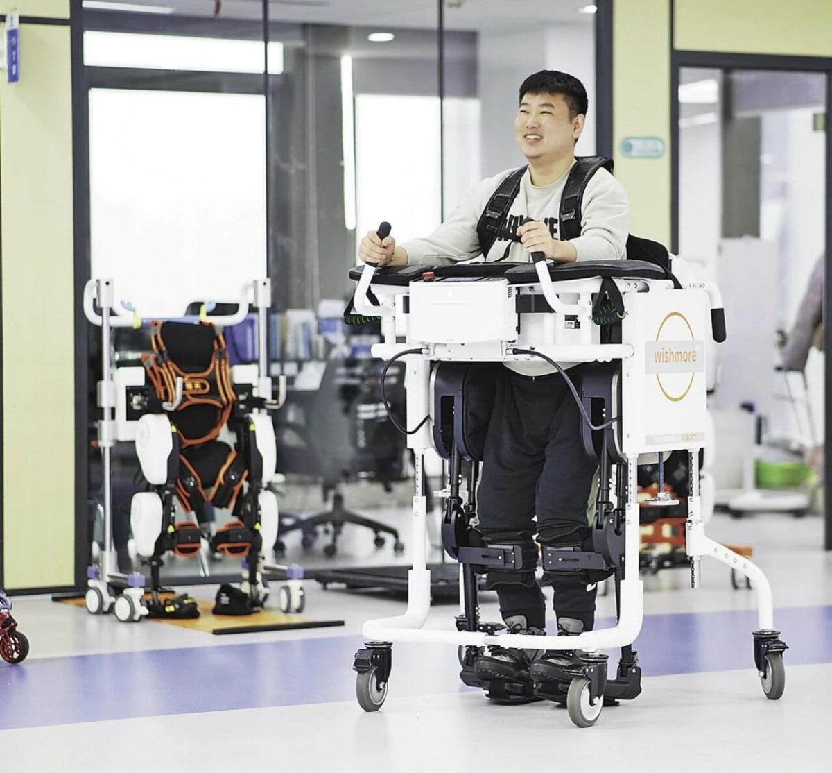 Thị trường robot ngoại cốt tại Trung Quốc đang tăng trưởng rất nhanh. Ảnh: People's Daily