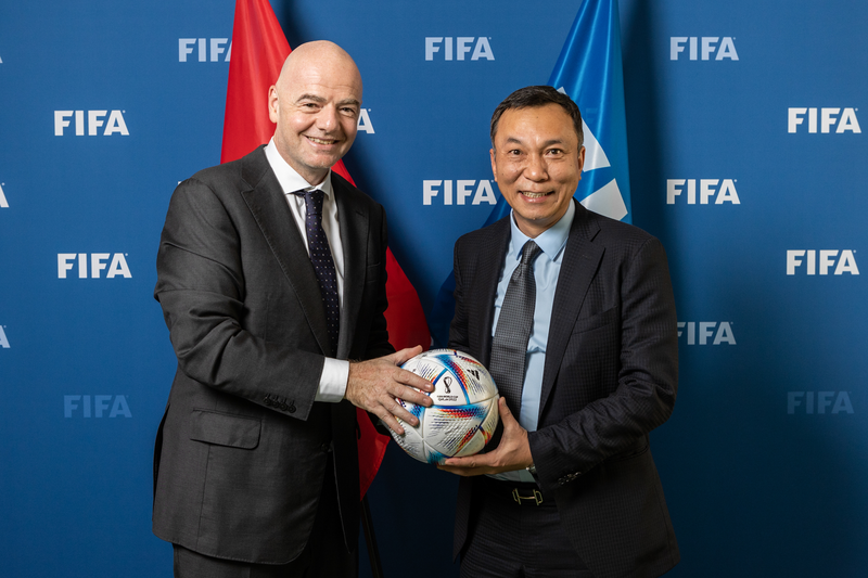Chủ tịch FIFA Gianni Infantino và Tổng thư ký FIFA Mattias Grafström sẽ có mặt trên khán đài SVĐQG Mỹ Đình để dự khán trận chung kết lượt về ASEAN Championship 2026 giữa đội tuyển Việt Nam và đội tuyển Thái Lan. Ảnh: VFF