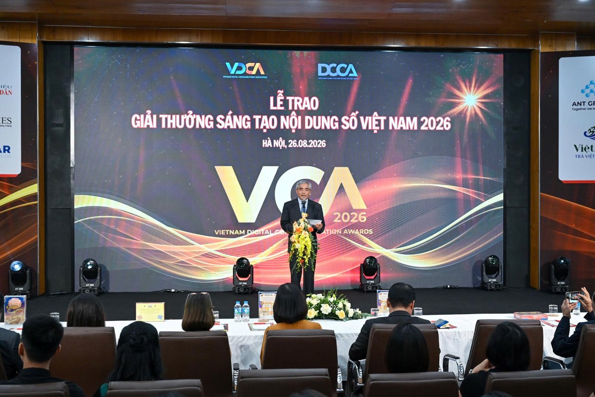 Tiến sĩ Nguyễn Minh Hồng, Chủ tịch Hội Truyền thông số Việt Nam phát biểu khai mạc. Ảnh: Minh Sơn.