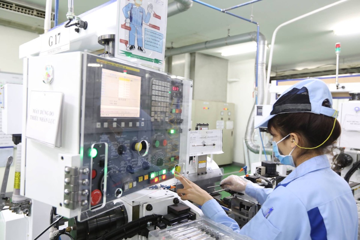 Bối cảnh mới đang đặt ra bài toán về tái cấu trúc chuỗi cung ứng toàn cầu, dịch chuyển đầu tư theo hướng đa dạng hóa địa bàn sản xuất... Ảnh: Duy Linh.