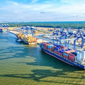 Cảng Phước An (Đồng Nai) đang thí điểm ứng dụng mô hình lai. Ảnh: Phước An port.