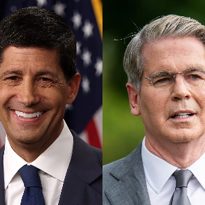 Chủ tịch Fed Kevin Warsh (trái) và Bộ trưởng Bộ Tài chính Mỹ Scott Bessent - Ảnh: Getty/MarketWatch.