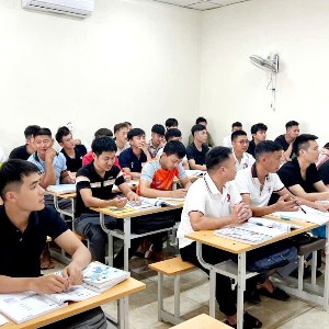 Lớp đào tạo tiếng Hàn cho lao động đi làm việc tại Hàn Quốc. Ảnh: Khoa Trường.