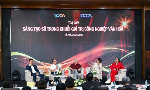 An overview of the dialogue session within the framework of the Vietnam Digital Content Creation Awards 2026. (Photo: Minh Son)