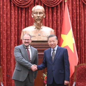 Tổng Bí thư, Chủ tịch nước Tô Lâm và ông Cristiano Amon, Chủ tịch kiêm Tổng Giám đốc Điều hành Tập đoàn Qualcomm (Hoa Kỳ). Ảnh: Đăng Khoa/Nhân Dân
