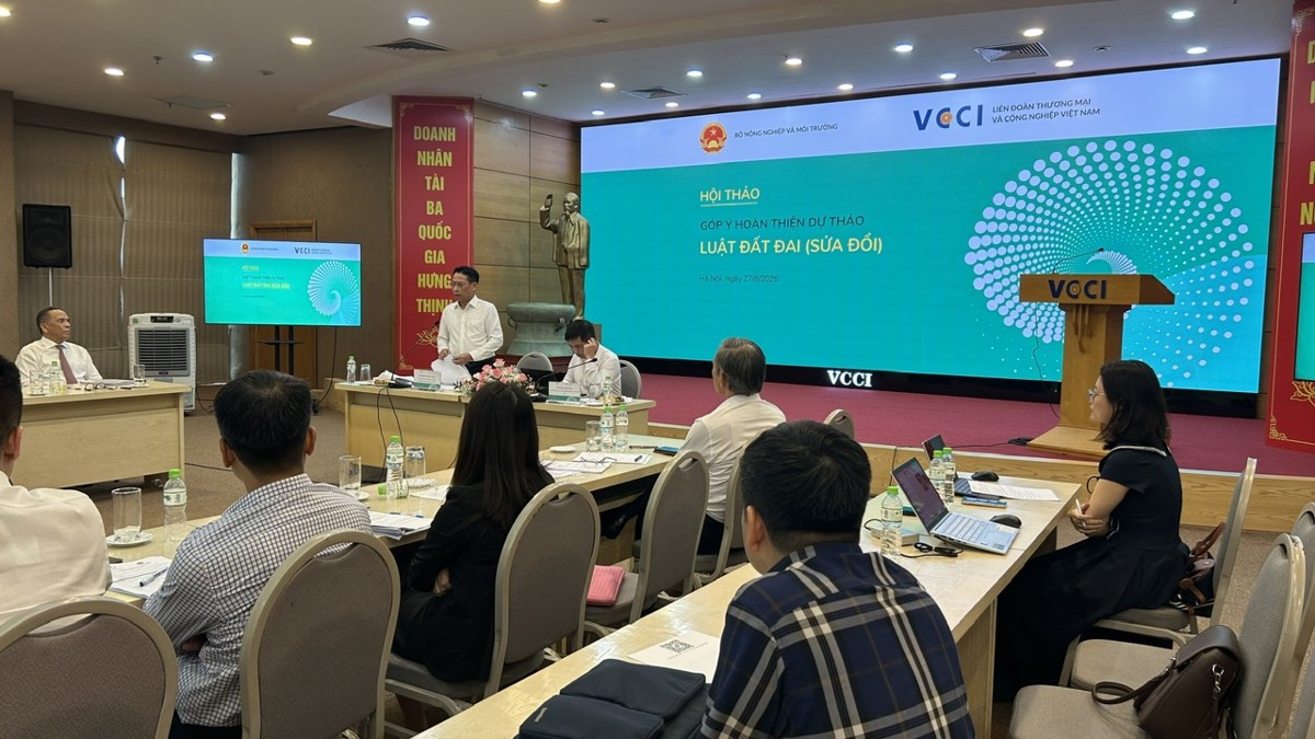 Hội thảo góp ý hoàn thiện Dự thảo Luật Đất đai (sửa đổi) do VCCI tổ chức. Ảnh: Thanh Xuân