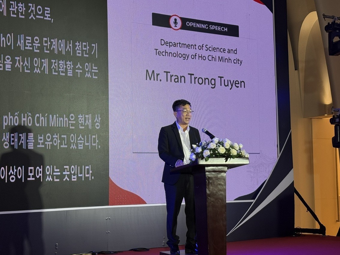 Ông Trần Trọng Tuyên, Phó Giám đốc Sở Khoa học và Công nghệ TP. Hồ Chí Minh, phát biểu khai mạc, sáng 27/8. Ảnh: Minh Hà.