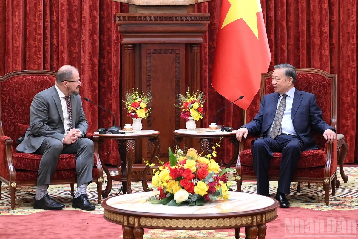Tổng Bí thư, Chủ tịch nước Tô Lâm tiếp ông Cristiano Amon, Chủ tịch kiêm Tổng Giám đốc Điều hành Tập đoàn Qualcomm﻿ (Hoa Kỳ). Ảnh: Nhân Dân.