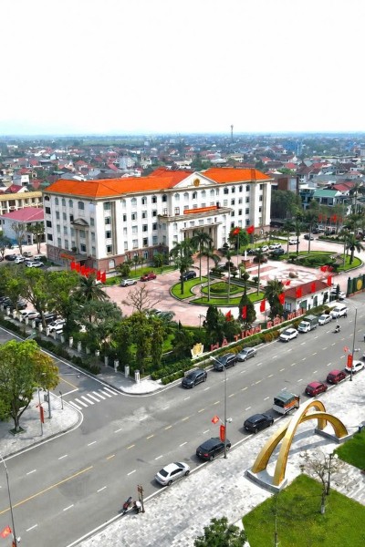 Ha Tinh launches online channel to address business difficulties