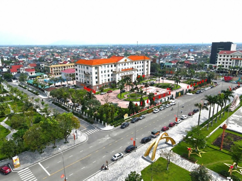 Ha Tinh launches online channel to address business difficulties