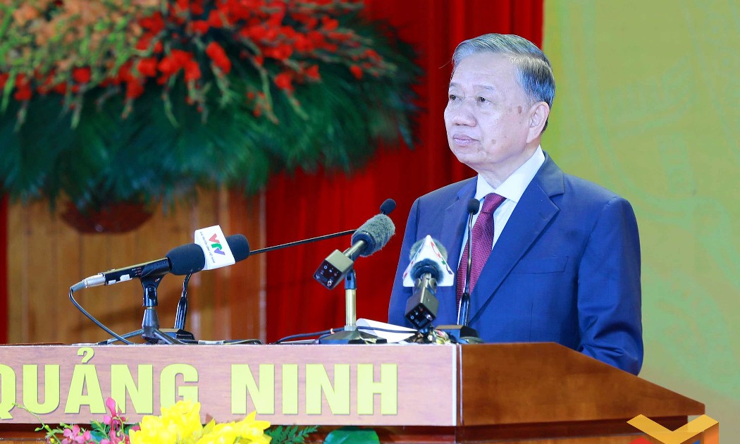 Tổng Bí thư, Chủ tịch nước Tô Lâm cho rằng Quảng Ninh đi lên tử than, vượt lên trên than và phát triển bằng tri thức, công nghệ, đổi mới sáng tạo... Ảnh: QMG