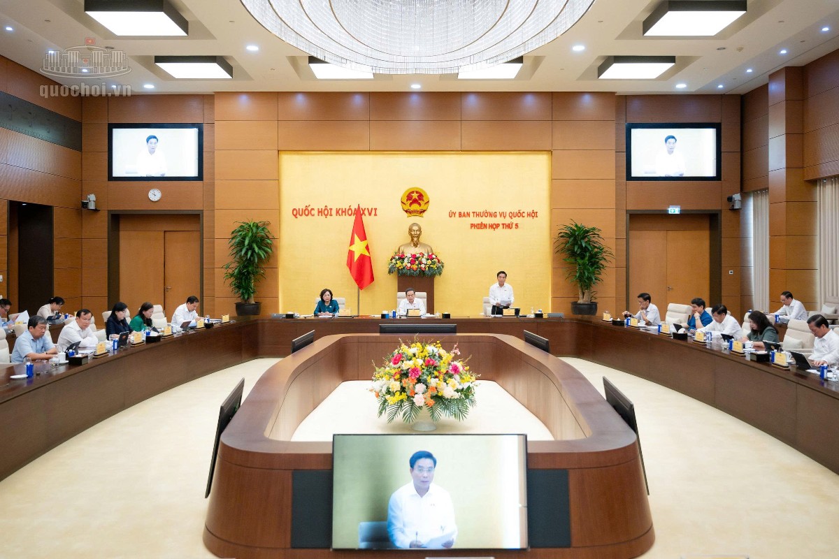 Phó Chủ tịch Quốc hội, Thượng tướng Nguyễn Doãn Anh điều hành Phiên họp. Ảnh: Cổng thông tin điện tử Quốc hội.