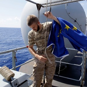 EU đang tăng cường bảo vệ những “mạch máu” này bằng AI, công nghệ tự động và hệ thống giám sát dưới biển. Ảnh: AP Photo/Gregorio Borgia